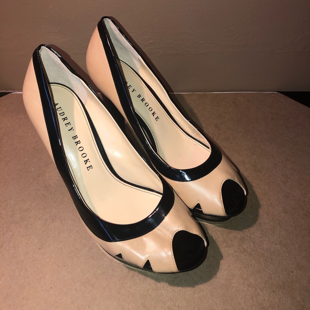 Audrey Brooke Peep Toe Heels Size 8M